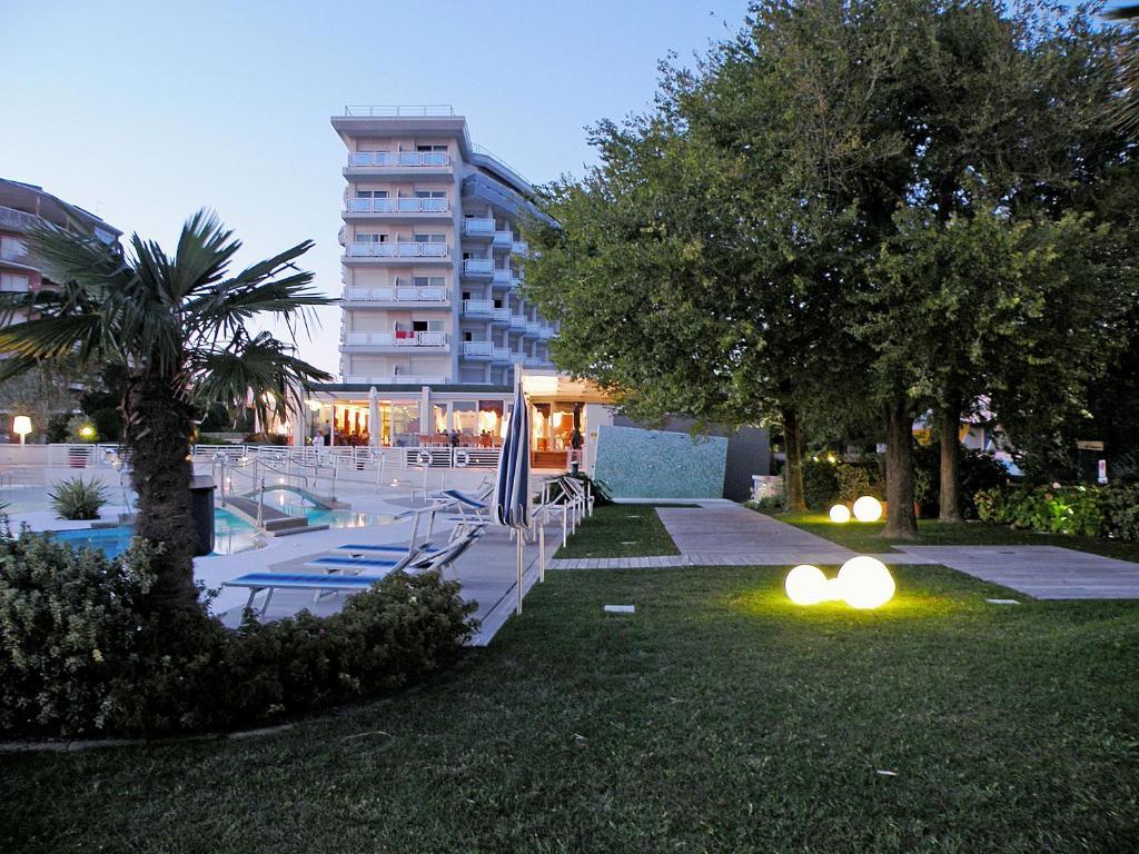 Majestic Beach Hotel & Wellness Μπιμπιόνε Εξωτερικό φωτογραφία